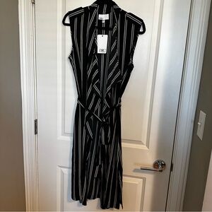 DR2 Black and White Vertical Stripe Wrap Kimono